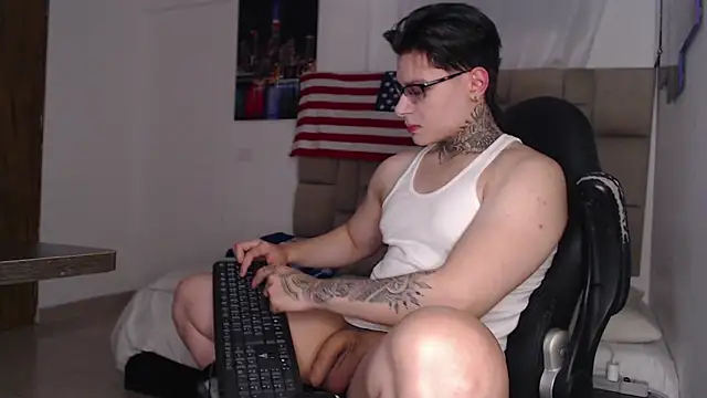 DennisWalkerr online show from January 2025 01:31:02 AM