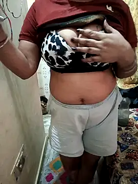 Snapshot of Soniya_444 chatting on April 2026 12:22:02 PM Soniya 444 online show from April 2026 12:22:02 PM