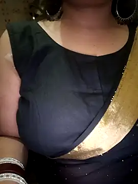 Snapshot of Soniya_444 chatting on May 2026 05:18:02 PM Soniya 444 online show from May 2026 05:18:02 PM