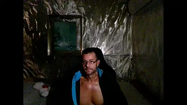 Snapshot of Marieettee chatting on December 2024 10:34:01 AM Marieettee online show from December 2024 10:34:01 AM