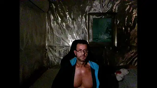 Snapshot of Marieettee chatting on December 2024 04:21:01 PM Marieettee online show from December 2024 04:21:01 PM