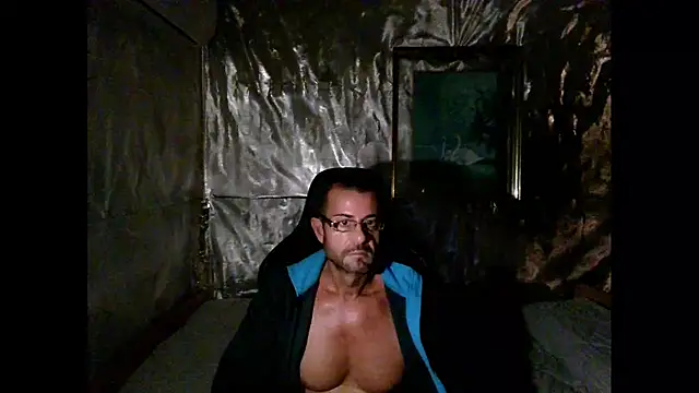 Snapshot of Marieettee chatting on December 2024 09:50:01 AM Marieettee online show from December 2024 09:50:01 AM