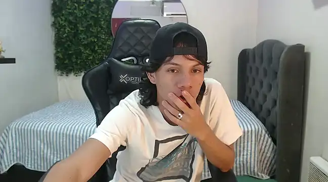 andy dan18 online show from January 2025 07:28:01 PM