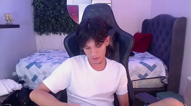 andy dan18 online show from March 2025 07:59:02 PM