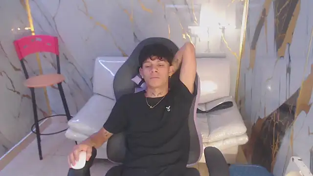 andy dan18 online show from October 2025 04:41:01 PM