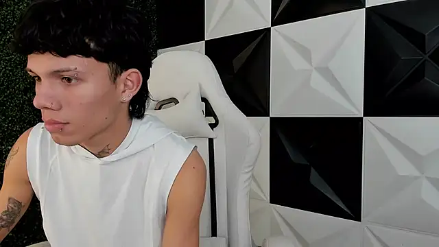 andy dan18 online show from December 2025 06:16:01 PM