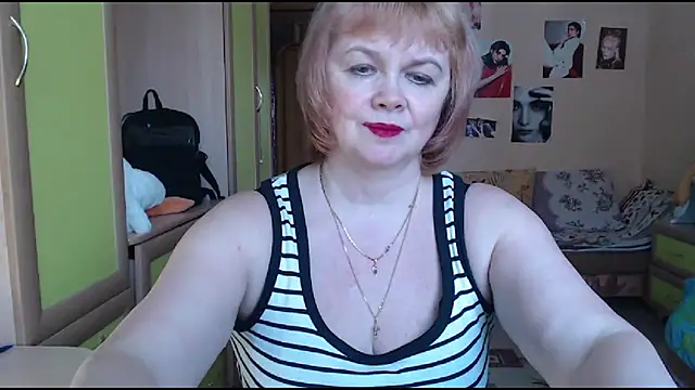 Snapshot of vixey_fox chatting on February 2025 09:46:02 AM vixey fox online show from February 2025 09:46:02 AM
