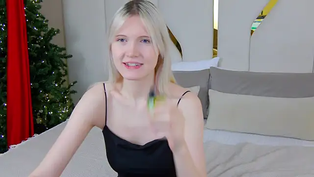 NellieLoyns online show from December 2025 06:28:01 PM