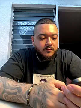 El Titan1998 online show from December 2025 09:31:02 PM