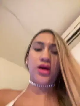 Snapshot of Mariapaula chatting on January 2025 08:21:02 PM Mariapaula online show from January 2025 08:21:02 PM