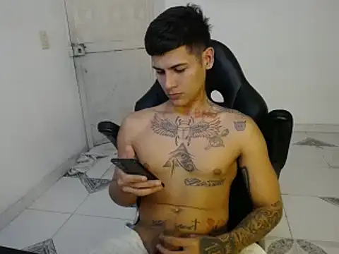 Snapshot of Clyde019 chatting on January 2025 12:54:02 AM Clyde019 online show from January 2025 12:54:02 AM