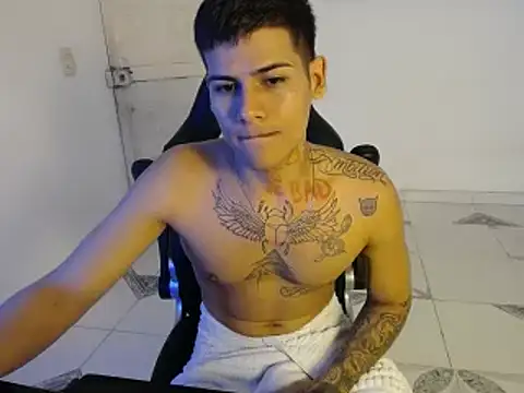 Snapshot of Clyde019 chatting on January 2025 03:44:01 PM Clyde019 online show from January 2025 03:44:01 PM