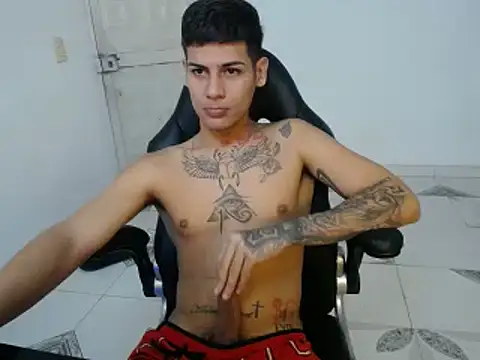 Snapshot of Clyde019 chatting on January 2025 04:23:02 PM Clyde019 online show from January 2025 04:23:02 PM