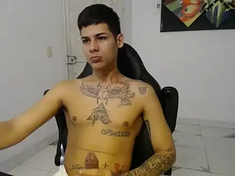 Snapshot of Clyde019 chatting on January 2025 12:45:02 PM Clyde019 online show from January 2025 12:45:02 PM