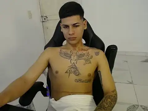 Snapshot of Clyde019 chatting on January 2025 03:16:01 PM Clyde019 online show from January 2025 03:16:01 PM