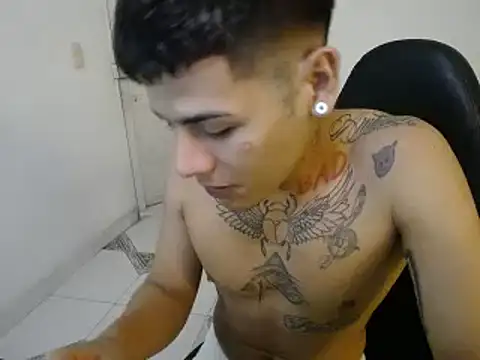 Snapshot of Clyde019 chatting on January 2025 07:15:01 AM Clyde019 online show from January 2025 07:15:01 AM