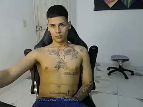 Snapshot of Clyde019 chatting on February 2025 12:06:02 AM Clyde019 online show from February 2025 12:06:02 AM