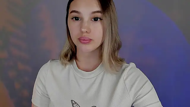 Snapshot of AngelicaKleee chatting on January 2025 02:47:01 AM AngelicaKleee online show from January 2025 02:47:01 AM