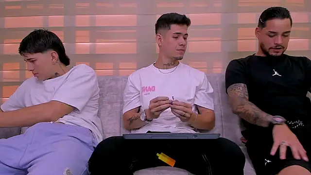 Snapshot of hell_twink chatting on December 2024 07:55:01 PM hell twink online show from December 2024 07:55:01 PM