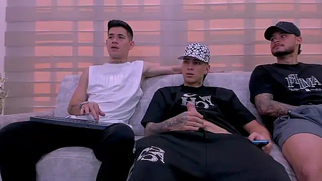 Snapshot of hell_twink chatting on December 2024 07:49:02 PM hell twink online show from December 2024 07:49:02 PM