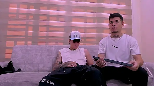 Snapshot of hell_twink chatting on January 2025 08:07:01 PM hell twink online show from January 2025 08:07:01 PM