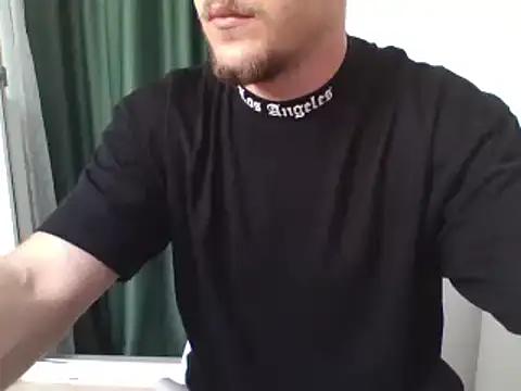 Snapshot of couplehot992 chatting on March 2025 01:18:02 PM couplehot992 online show from March 2025 01:18:02 PM