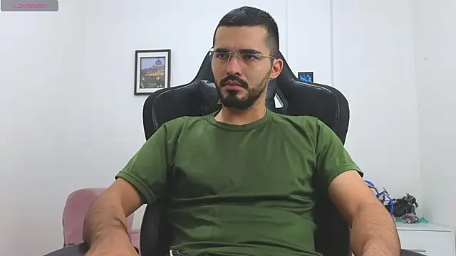 Massimoo 07 online show from December 2025 04:14:01 PM