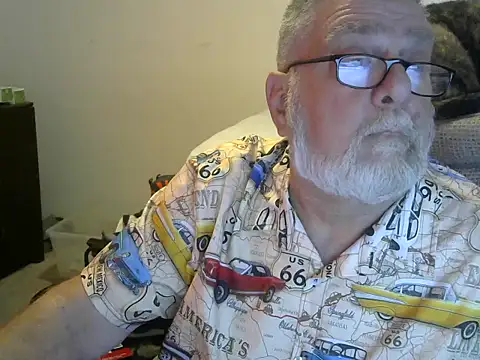 Snapshot of viejo_oso chatting on October 2025 04:50:01 PM viejo oso online show from October 2025 04:50:01 PM