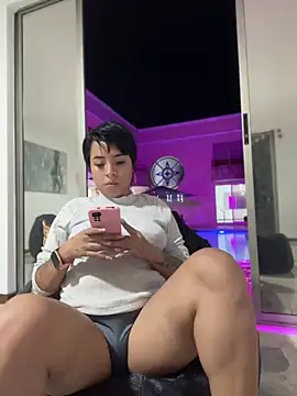 Snapshot of Petite_Abigail chatting on December 2024 03:33:02 AM Petite Abigail online show from December 2024 03:33:02 AM