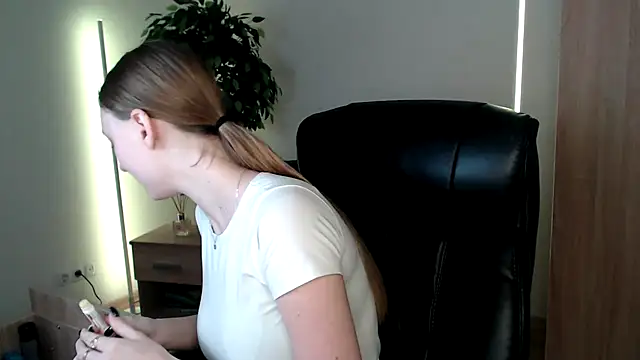 Haley Vixen online show from December 2024 09:06:02 AM