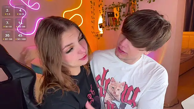 RobertAndLinela online show from November 2025 04:40:01 PM