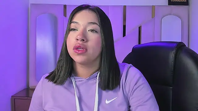 Snapshot of IsabellRodriguez18 chatting on April 2026 05:19:02 AM IsabellRodriguez18 online show from April 2026 05:19:02 AM
