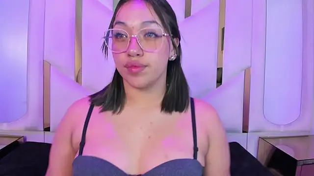 Snapshot of IsabellRodriguez18 chatting on April 2026 07:45:01 AM IsabellRodriguez18 online show from April 2026 07:45:01 AM