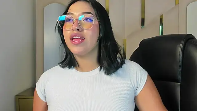 Snapshot of IsabellRodriguez18 chatting on May 2026 03:23:02 AM IsabellRodriguez18 online show from May 2026 03:23:02 AM