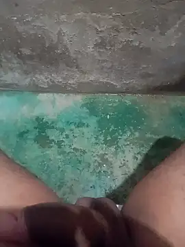 yaxom33 online show from March 2026 12:05:01 AM