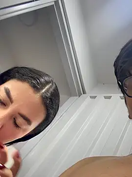 MikeAndJessy online show from November 2025 10:10:02 PM