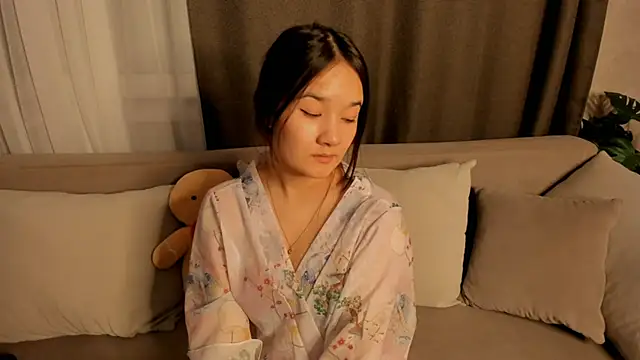 Maekko online show from March 2026 06:25:02 PM