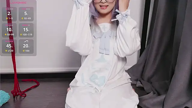 Snapshot of Yu_UwU_ chatting on October 2025 01:57:02 PM Yu UwU  online show from October 2025 01:57:02 PM