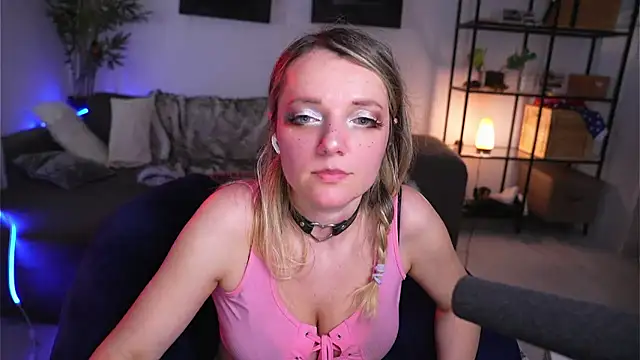 Magnetic Amy online show from March 2025 04:25:01 PM