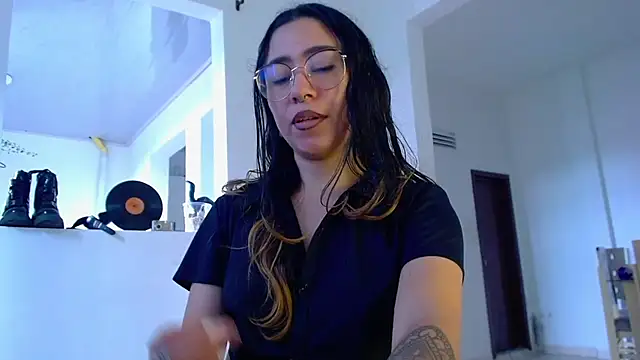 Snapshot of Maam_Ine chatting on May 2026 08:24:01 PM Maam Ine online show from May 2026 08:24:01 PM