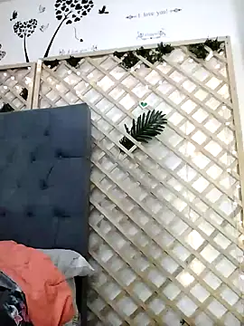 Mia WAll online show from December 2024 05:58:02 AM