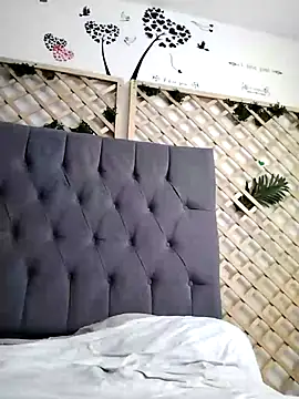 Mia WAll online show from January 2025 03:46:02 PM