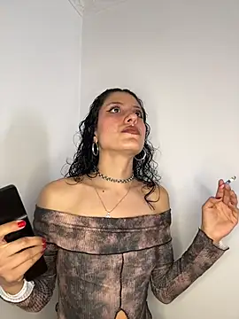 indira k online show from November 2025 03:01:02 PM