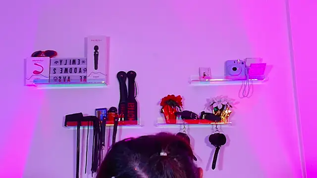 EmiF26 online show from November 2025 10:19:01 PM