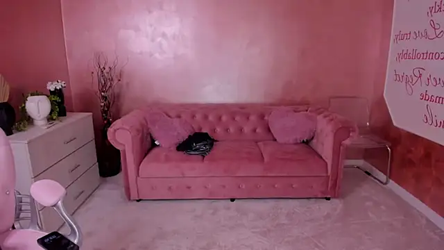 Snapshot of evanew_ chatting on February 2025 01:19:02 AM evanew online show from February 2025 01:19:02 AM