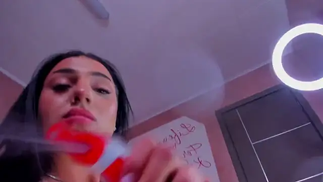 Snapshot of evanew_ chatting on February 2025 12:19:01 AM evanew online show from February 2025 12:19:01 AM