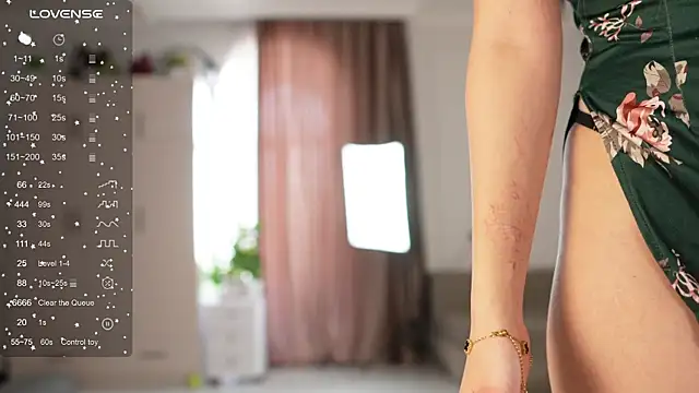 mysticsirenn online show from October 2025 03:18:01 AM