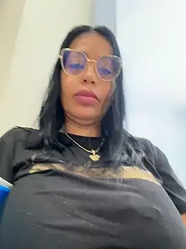 KarolRubi1 online show from April 2026 05:58:02 PM