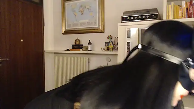 Snapshot of LasolitaAuri chatting on February 2025 10:09:01 PM LasolitaAuri online show from February 2025 10:09:01 PM