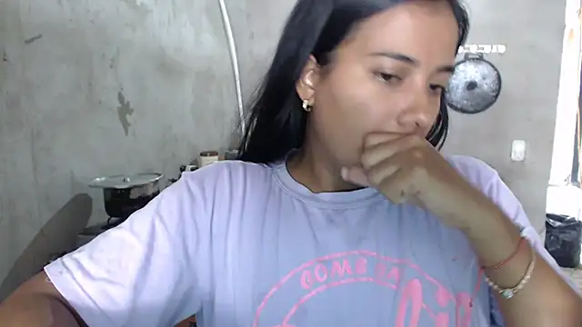 Coral0403 online show from March 2025 04:21:01 PM